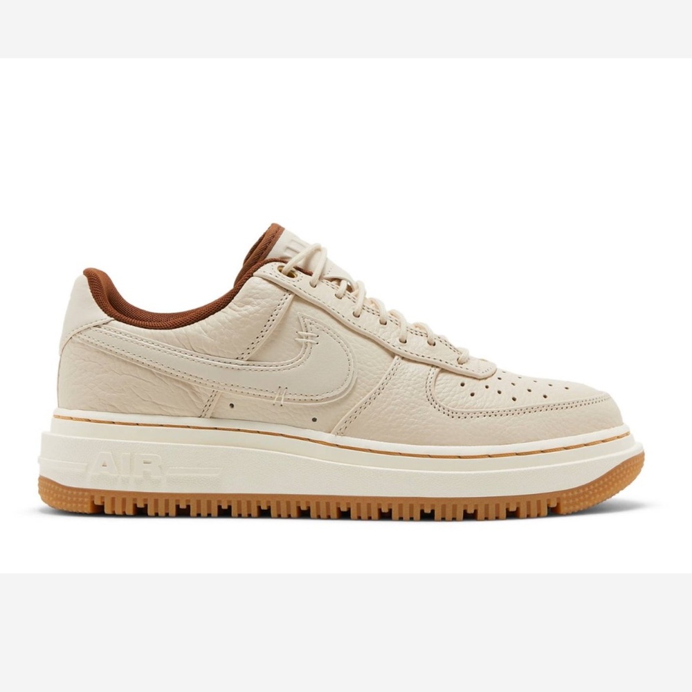 Nike Air Force 1 Luxe pecan